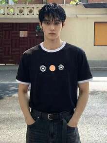 DAZY 夏季拼接撞色領圓領圖案印花微寬鬆男士T恤 - 黑色 - 查看 2