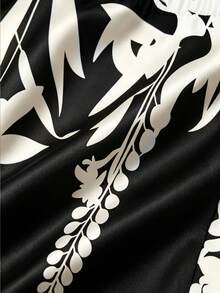 GlowEve CURVE Plus Size Women's Spring Summer Fashion Commute Print Pattern A-Line Shorts - Black - View 4