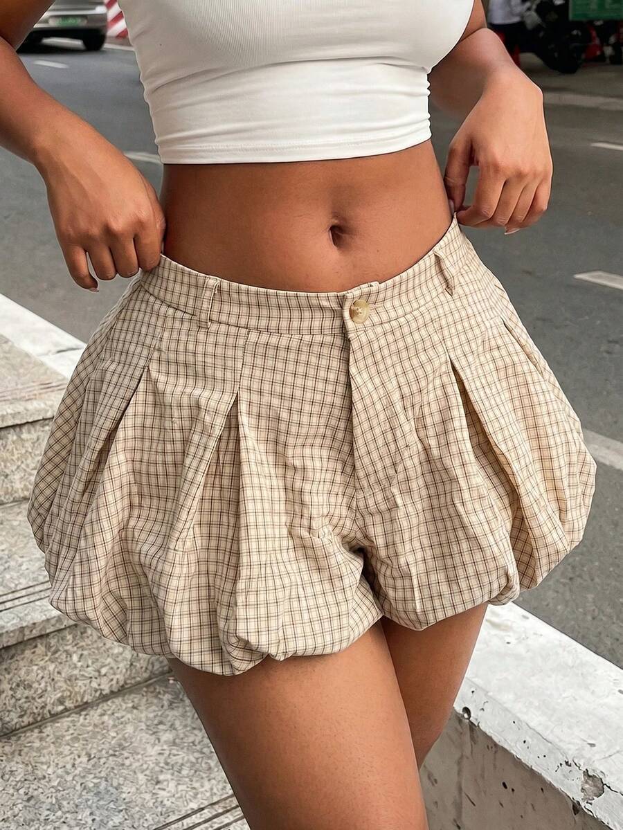 SHEIN SXY Plus Size Women's Plaid Pattern High Waist Pleated Puff Shorts - Apricot - View 1