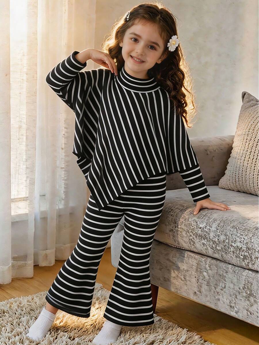SHEIN Playful Pals 女童新款春夏秋冬休閒T恤套裝，設計感不對稱套頭高領羅紋針織面料黑白條紋長袖上衣，搭配休閒喇叭長褲，2件套，適合春夏秋冬返校季，優雅大方，適用日常上學、出遊、旅行與派對穿著
