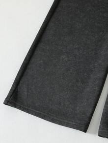 SHEIN 這款青少年女孩水洗灰色運動長褲採用美式復古街頭風。復古炭灰色水洗紋理營造出隨性酷感。由柔軟舒適的布料製成，配有彈性腰帶和寬腿剪裁，寬鬆且修飾身形。非常適合日常休閒出遊，輕鬆自在 - 黑色 - 查看 4