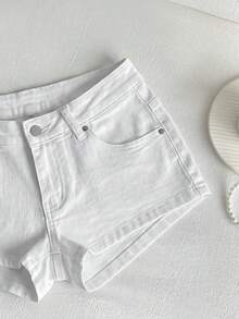 SHEIN Shorts mini de mezclilla de cintura ultra baja con costuras en contraste - Blanco - Ver 5