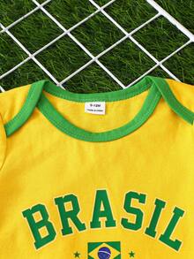 SHEIN Playful Pals Romper Bayi Laki-laki dengan Trim Kontras Motif Brasil - Kuning - View 7
