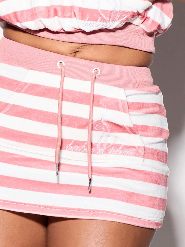 BABYPHAT 가로 스트라이프 드로스트링 허리 밴드와 패치 포켓이 있는 벨루어 미니스커트 캐주얼 스트리트 스타일