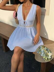 SHEIN EZwear 女款蕾絲飾邊深V領條紋百褶休閒派對洋裝 - 藍色 - 查看 6