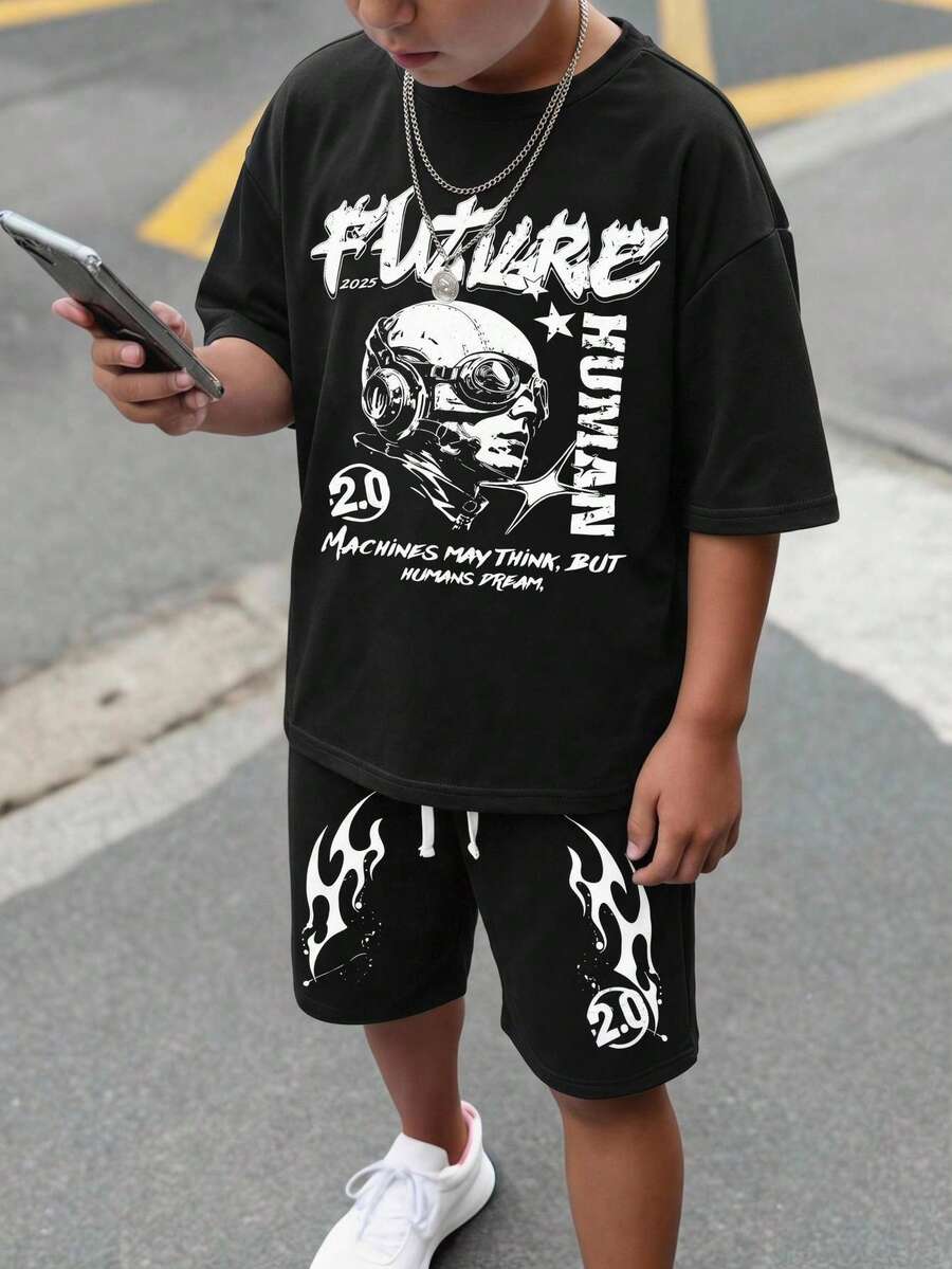 2件組兒童青少年男童休閒街頭風哥德體圖案軟綿T恤黑色套裝Y2k套裝，夏季上衣，夏季短褲，男童套裝兒童套裝，適合春/夏，情人節，夏季穿搭，家庭聚會，開學季，婚禮季，運動，生日派對