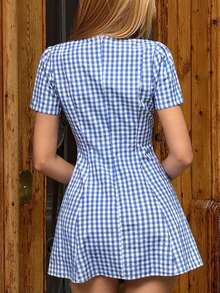 Vestido corto de mujer de manga corta con un solo pecho y estampado de cuadros azules - Azul y blanco - Ver 4