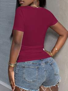 Slaydiva Camiseta de mujer de 97% algodón acanalado, minimalista, casual, básica de verano, cuello cuadrado, manga corta, ajuste regular, fruncido lateral, elástica acanalada, color rojo rosa - Rosa Fucsia - Ver 3