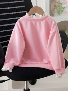 SHEIN 女童粉色蕾絲蝴蝶結運動衫，春秋新款兒童時尚套頭上衣，少女甜美風長袖上衣，圓領蕾絲拼接設計，適合日常穿著、上學、出遊、約會，溫柔青春公主風 - 粉色 - 查看 2