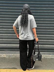 SHEIN 2件/組 青少年女孩字母印花短袖T恤與工裝褲，休閒套裝 - 黑色 - 查看 2