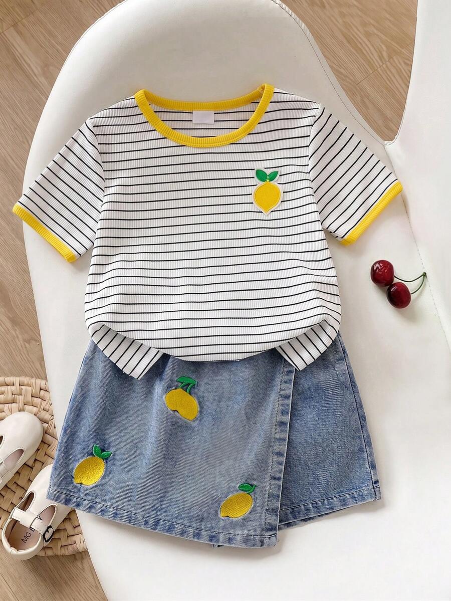 SHEIN Playful Pals 返校季女孩休閒可愛圓領標準肩彩色黑白條紋T恤與純色牛仔裙褲檸檬刺繡套裝,夏季時尚百搭舒適清新穿搭 - 黃色 - 查看 1
