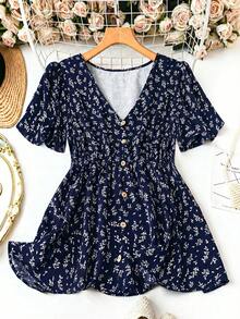 SHEIN LUNE Green Background White Flower Ruffle Sleeve V-Neck Short Sleeve Blouse - Royal Blue - View 1