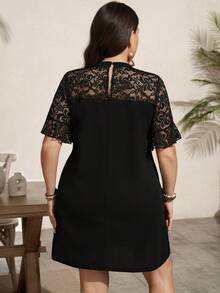 SHEIN LUNE 大尺碼女款蕾絲印花拼接洋裝 - 黑色 - 查看 2