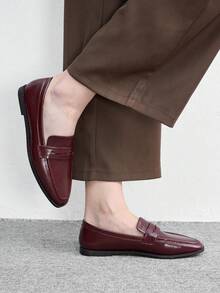 CUCCOO BIZCHIC 女款平底鞋 扣飾簡約大方 時尚百搭 休閒職場通勤款 - 酒紅色 - 查看 4