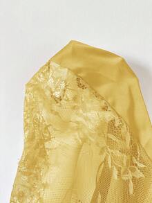SHEIN SilkySpell 仿絲拼接性感蕾絲露背大尺碼女款吊帶睡裙 - 黃色 - 查看 6