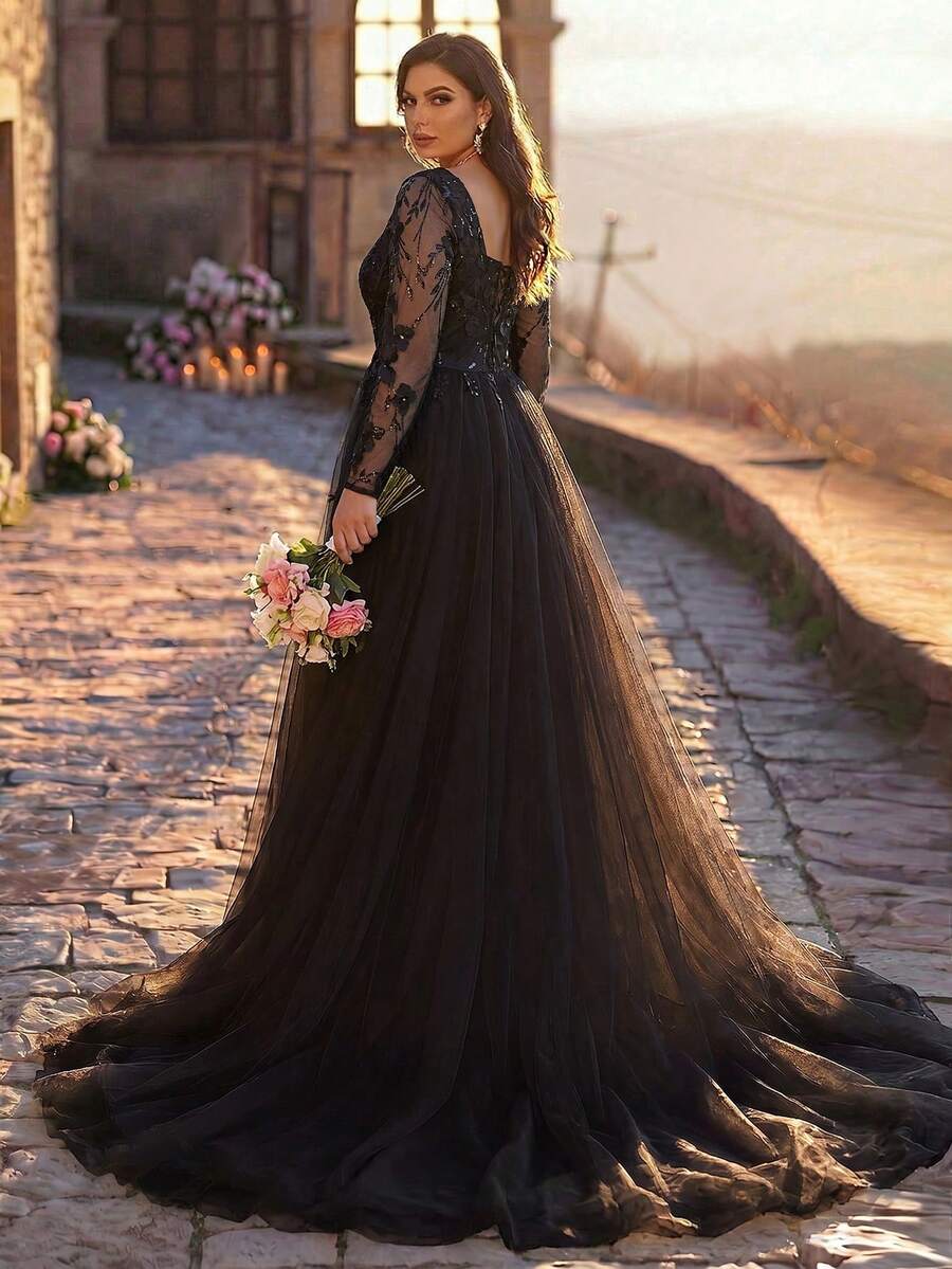 Aureia 大尺碼優雅浪漫心形領透視袖3D花卉刺繡貼花蓬鬆A字裙擺婚禮季新娘禮服 - 黑色 - 查看 1