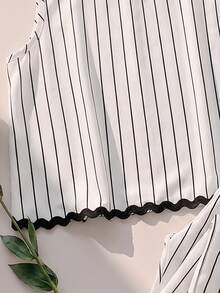 SHEIN 青少年女孩春夏新款極簡基礎黑白格紋套頭背心上衣與長褲兩件組，度假休閒，舒適輕盈面料，黑色蕾絲下擺裝飾，時尚，適合夏季海邊度假 - 白色 - 查看 6