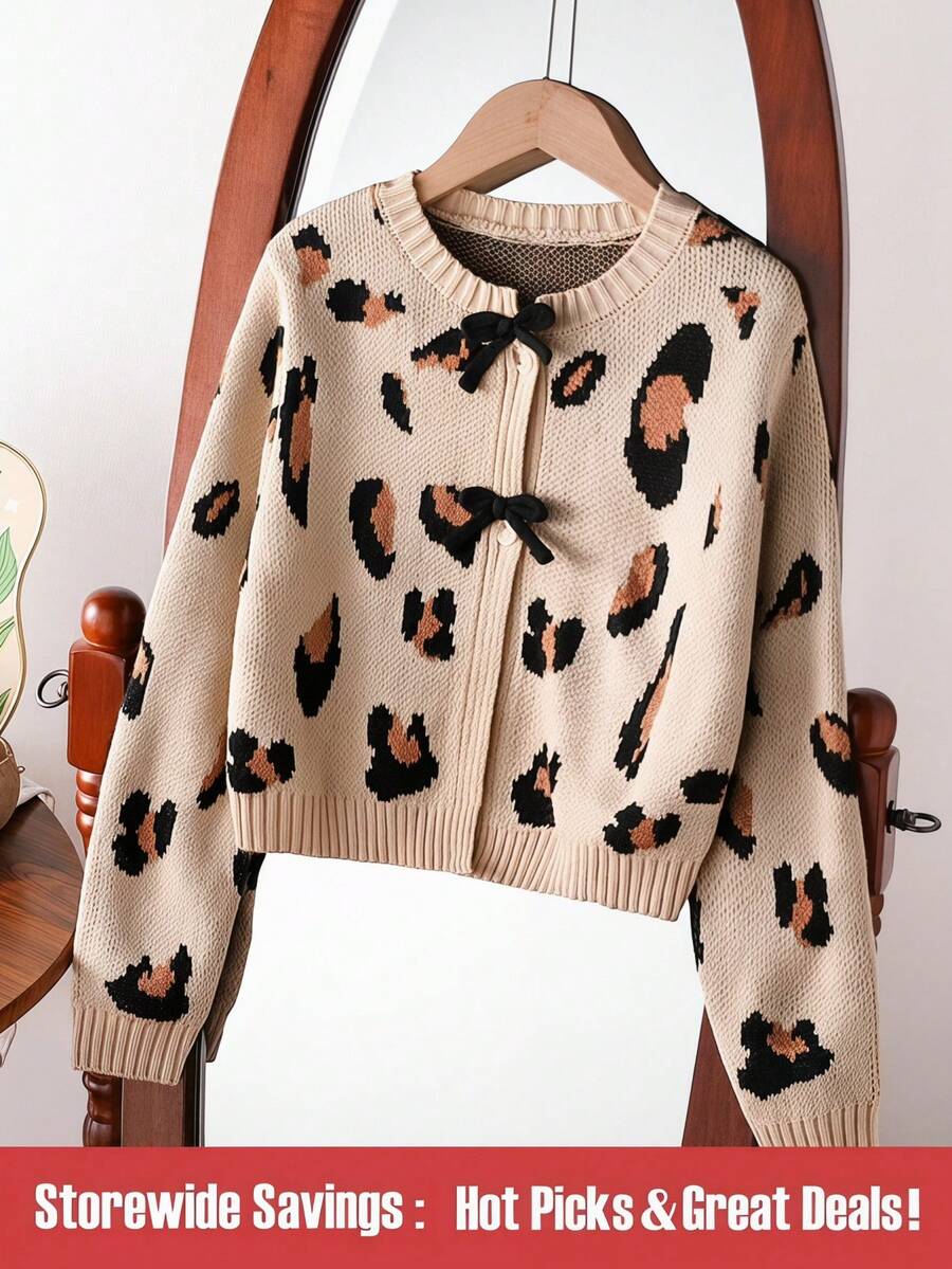 SHEIN 时尚可爱图案针织开衫,适合少女,长袖,动物图案,蝴蝶结和纽扣装饰,卡其色,柔软面料,修身版型,适合休闲、派对、校服等 - 杏色 - 查看 1