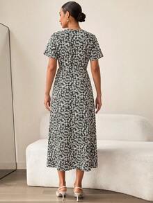 MaterniWear Maternity Summer Casual Ditsy Floral Dress - Black - View 2