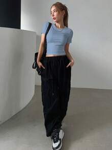 DAZY 女款純色修身短版 T-shirt，適合夏季校園穿著 - 藍色 - 查看 4