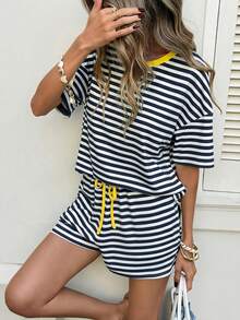 SHEIN LUNE Conjunto de 2 piezas de camiseta de manga corta y pantalones cortos de estilo casual, a rayas y de color block, para vacaciones de verano, uso diario y básico de moda para mujer - Azul Marino - Ver 4