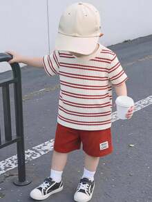 SHEIN Genkimix Kids 2件/組 男童華夫格條紋短袖T恤與短褲，適合日常穿著、幼兒園、戶外活動及運動休閒 - 紅色 - 查看 3