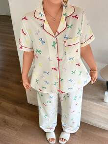 Napfluff CURVE Napfluff CURVE Set Piyama Ukuran Besar dengan Motif Pita Warna-warni, Lengan Pendek dan Celana Panjang - MultiWarna - View 1