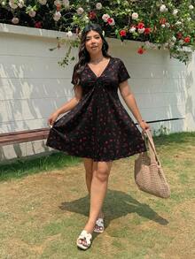 SHEIN CURVE+ 大尺碼女款花卉休閒洋裝，時尚春夏季新款洋裝 - 黑色 - 查看 5
