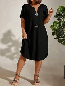 EMERY ROSE CURVE Plus Size Women's Spring/Summer Solid Color Knit Textured Fabric V-Neck Curved Hem Personalized Large Button Decor Loose Casual Home Comfortable Mid-Length Dress - Black - View 3