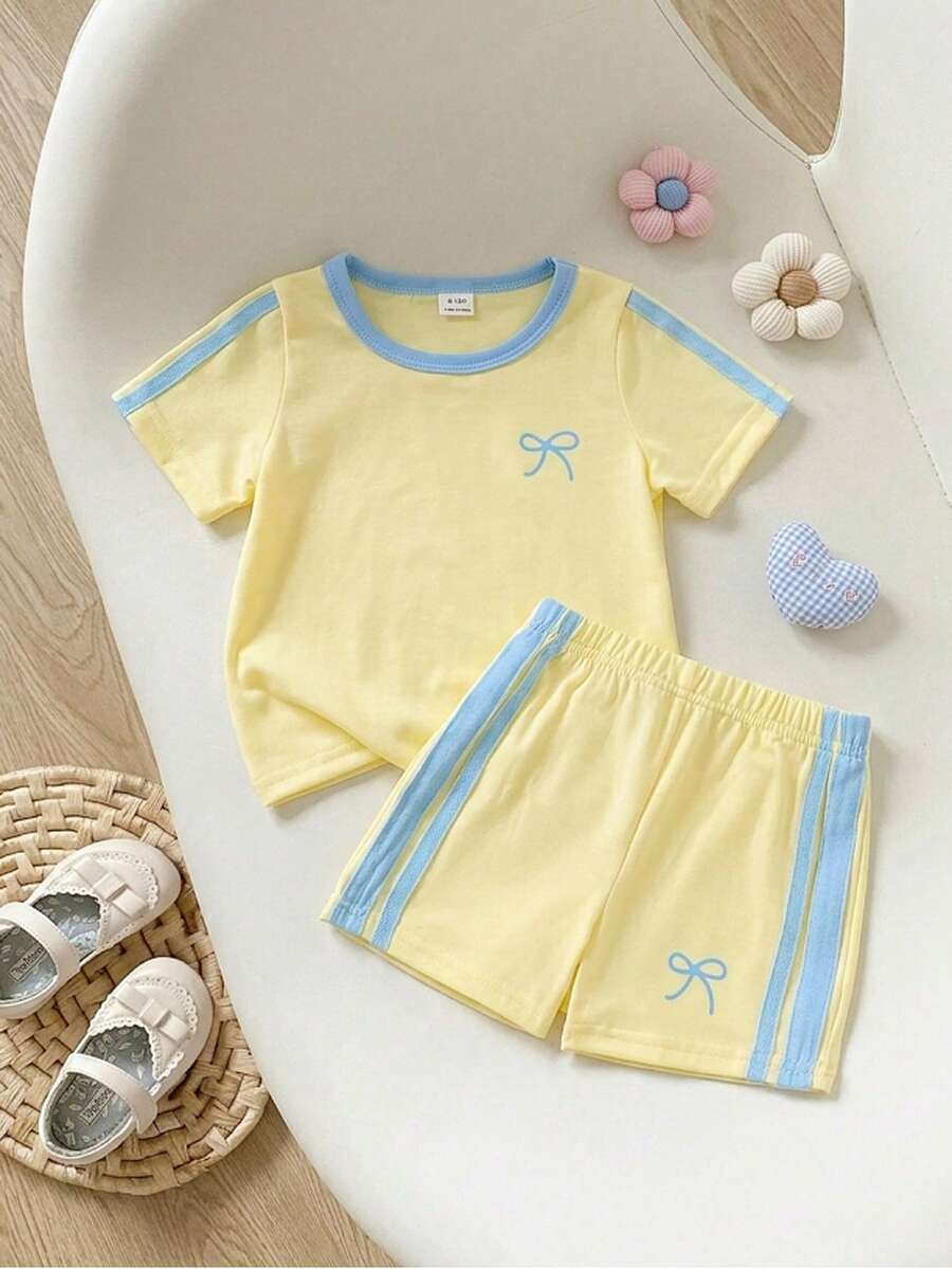 SHEIN 2026新款女嬰夏季套裝,清新黃藍配色拼接女童運動風兩件套,可愛蝴蝶結印花,柔軟短袖上衣與短褲幼兒園嬰兒套裝 - 黃色 - 查看 1