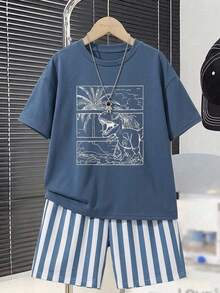 SHEIN 兒童青少年男孩新款休閒簡約度假風條紋經典恐龍圖案圓領短袖T恤與短褲2件套，適合夏季、街頭風、日常穿著、外出、居家、度假、春夏時尚、夏季穿搭、舒適易穿、兒童疊穿、時尚童裝、休閒穿著、兒童體育學院數位圖案T恤、返校、春夏衣物、返鄉 - 藍色 - 查看 8