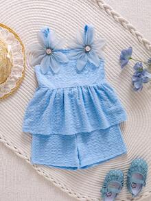 SHEIN 嬰幼兒(女童) 藍色針織提花泡泡布吊帶上衣配蝴蝶結 & 短褲 2件組，夏季休閒日常極簡舒適女童服飾 - 藍色 - 查看 6