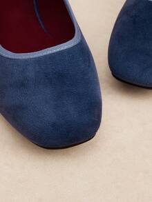 Rosivie Women's Retro Elegant Commuting Casual Contrast Trim Adjustable Buckle Flat Shoes - Navy Blue - View 7