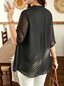 Lacomfia White Polka Dot Pattern Black Plus Size Women's Top, Fashionable Round Neck Patchwork Ruffle Trim Mid-Length Sleeve Loose Blouse, Pleated Patchwork Button Design, Summer Vacation Style, Casual Wear - Multicolor - View 2