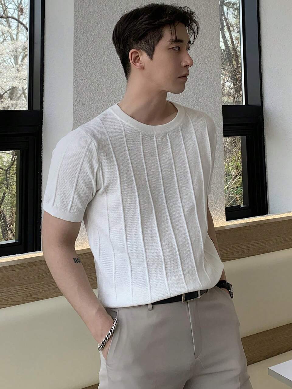 Men Solid Ribbed Knit Top