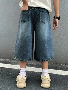 SHEIN 青少年男孩時尚休閒復古酷炫街頭風藍色牛仔寬腿七分褲，寬鬆舒適，適合兒童日常穿著、春夏季派對節慶與街頭穿搭 - 深色水洗藍 - 查看 2