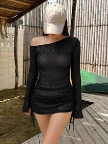 DAZY 女款夏季不對稱單肩抓皺繫帶沙灘罩衫，性感極簡半透泳衣披肩度假風 - 黑色 - 查看 1