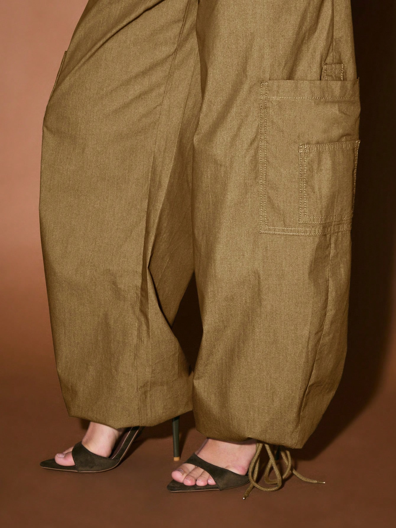 Wide-Leg Cargo Pants With Drawstring And Ankle Ties