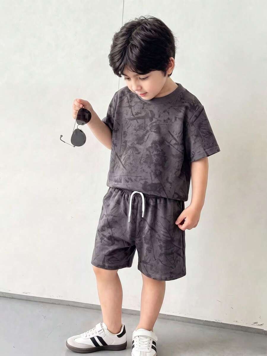 SHEIN Genkimix Kids 男童休闲纯色T恤+短裤两件套,适合日常穿着、上学、旅行、户外玩耍、夏季穿着。 - 黑色 - 查看 1