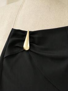 Franclia 女款夏季新款優雅時尚服飾，百搭，配有不對稱金屬裝飾與扣環 - 黑色 - 查看 5