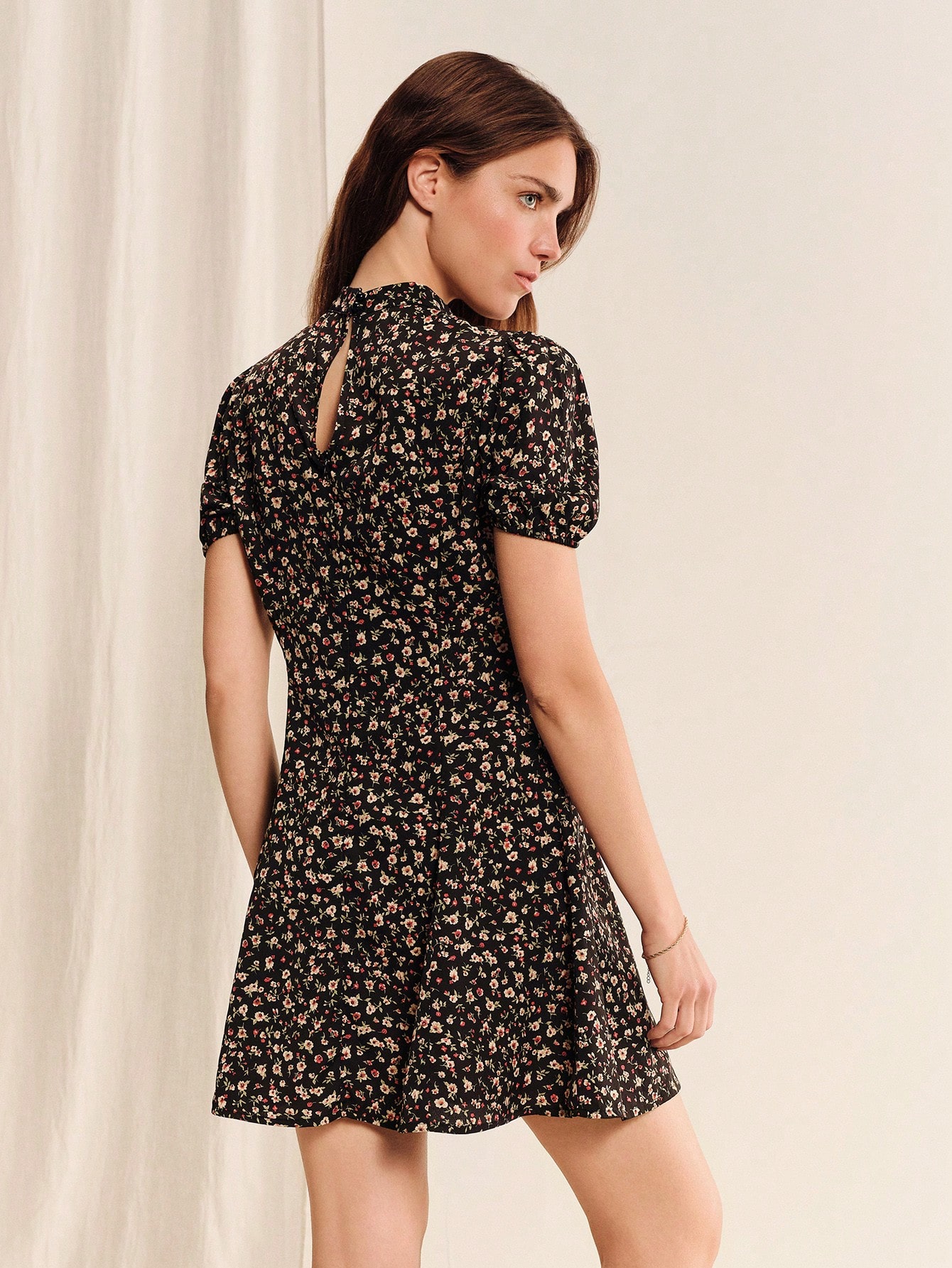 Black Vintage Floral Printed Woven Mini Dress, Short Puff Sleeves High Neck Dress With Front Keyhole