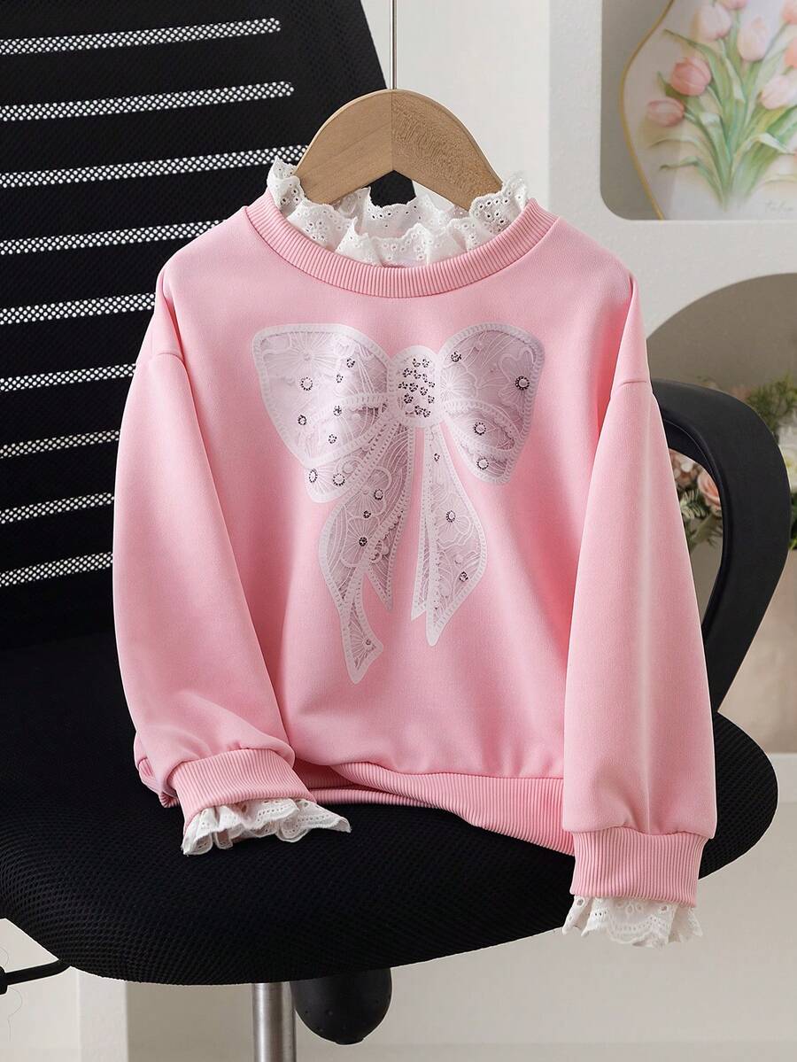 SHEIN 女童粉色蕾絲蝴蝶結運動衫,春秋新款兒童時尚套頭上衣,少女甜美風長袖上衣,圓領蕾絲拼接設計,適合日常穿著、上學、出遊、約會,溫柔青春公主風 - 粉色 - 查看 1
