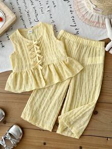 SHEIN 女嬰0-3歲夏季&秋季休閒可愛風2件/套純色外出套裝，蝴蝶結裝飾鈕扣無袖簡約上衣&寬鬆簡約長褲。舒適衣物適合戶外活動。 - 黃色 - 查看 5
