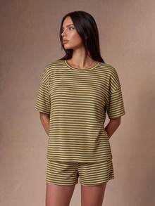 Lazeform Set Piyama Rumahan Lengan Pendek Motif Garis-Garis - Hijau - View 3