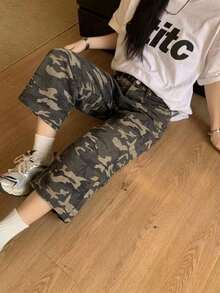 軍綠色