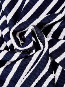SHEIN 女童休閒時尚舒適皇家藍白條紋羅紋面料圓領修身短袖T恤搭配條紋百褶裙，適合春夏季度假、旅行與通勤 - 彩色 - 查看 5