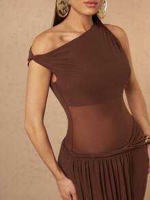 Silquee This Elegant Brown Maxi Dress Features A One-Shoulder Design And Is Adorned With Pleated Mesh Panels, Making It Suitable For Various Occasions. Women' - Coffee - View 7