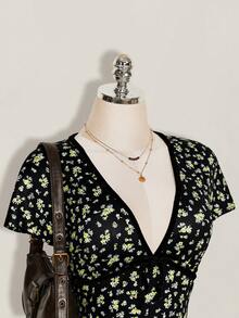 SHEIN ICON 大尺碼復古Y2K深V領花卉短袖收腰A字洋裝，返校穿搭、日常穿著、休閒度假夏季洋裝 - 彩色 - 查看 5