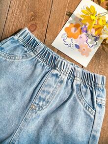 SHEIN Playful Pals 2026夏季春夏新款時尚SS26度假旅行必備兒童夏季服裝 26春夏新款時尚女嬰夏季黃色格紋雛菊甜美休閒兩件套，圓領短袖T恤搭配牛仔短褲兩件套，清新學院風適用於外出、居家、運動、派對等多種場合 - 藍色 - 查看 6
