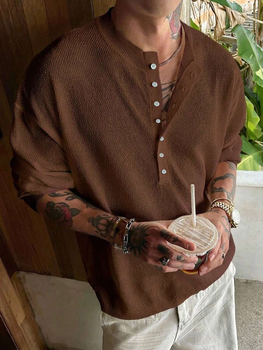 DAZY 夏季度假海灘風紋理面料棕色半開領男士針織上衣 - 棕色 - 查看 1